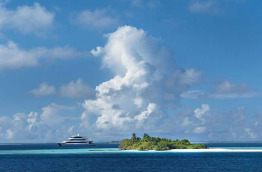 Maldives - Four Seasons Explorer © Ken Seet