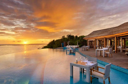 Maldives - Hideaway Beach Resort & Spa - Sunset Pool Cafe