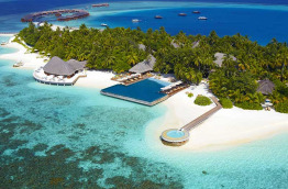 Maldives - Huvafen Fushi - Vue aérienne de la piscine, et du restaurant Celsius