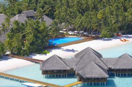 Maldives - Medhufushi Island Resort - Bar et Piscine
