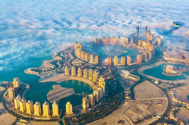 Qatar - Survol du Qatar en montgolfière © Shutterstock, Leonid Andronov