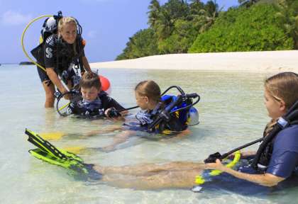 Cours de plongée aux Maldives - Adaaran water sports