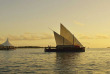 Maldives - Niyama Private Islands - Dhoni au coucher de soleil